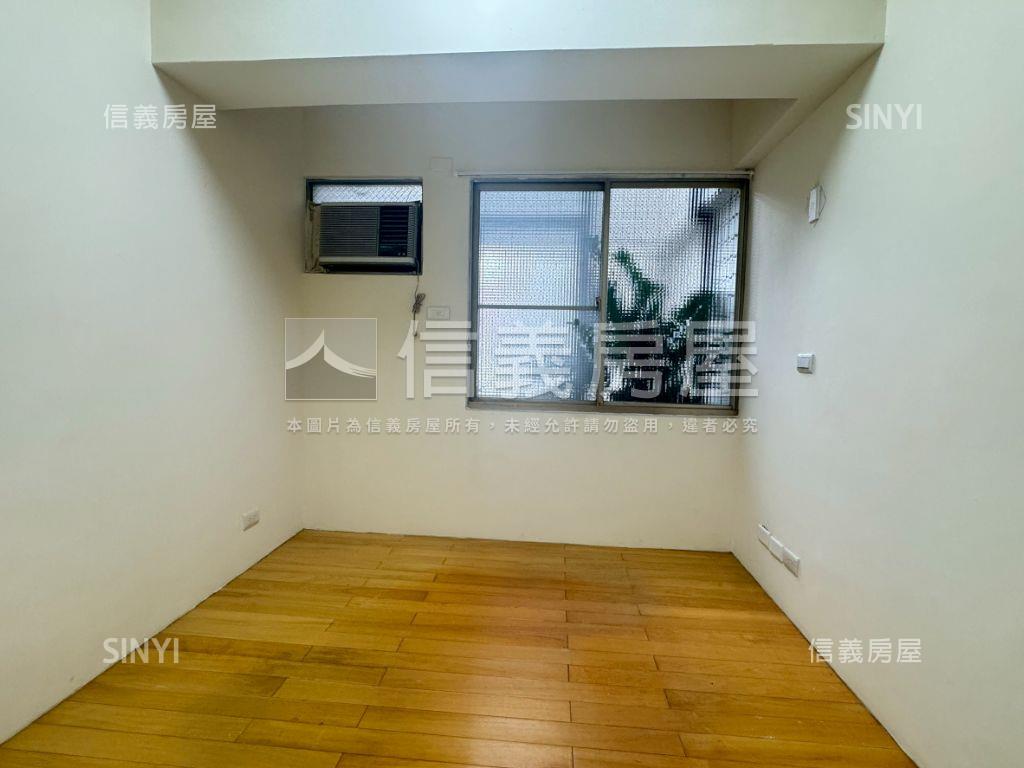 東區次頂樓舒適美兩房房屋室內格局與周邊環境