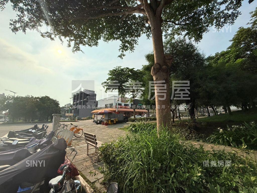 正１４期邊間面公園別墅Ｂ房屋室內格局與周邊環境