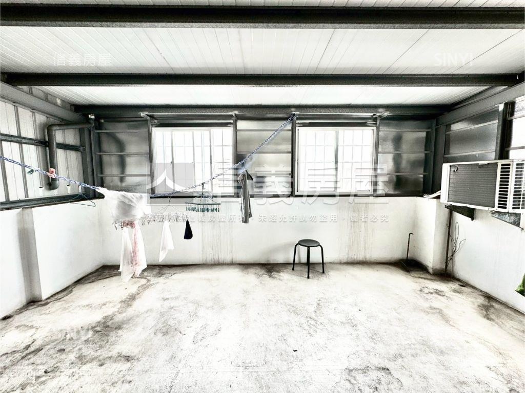 正德芳南路震後大面寬透店房屋室內格局與周邊環境