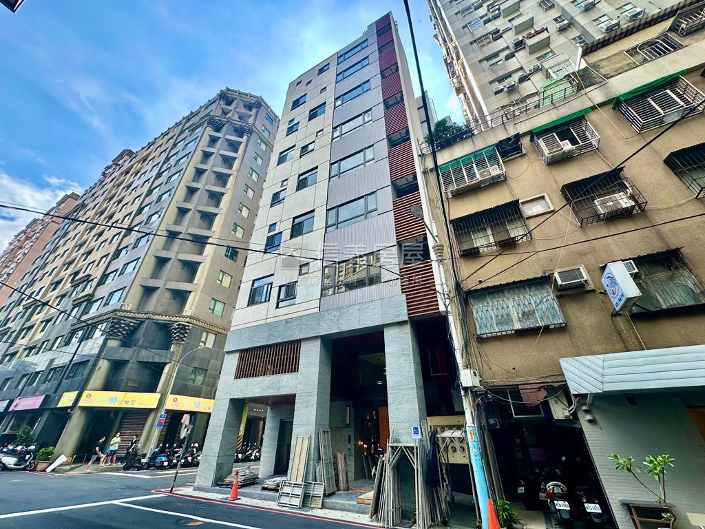 文化翡格邊間挑高捷運宅房屋室內格局與周邊環境
