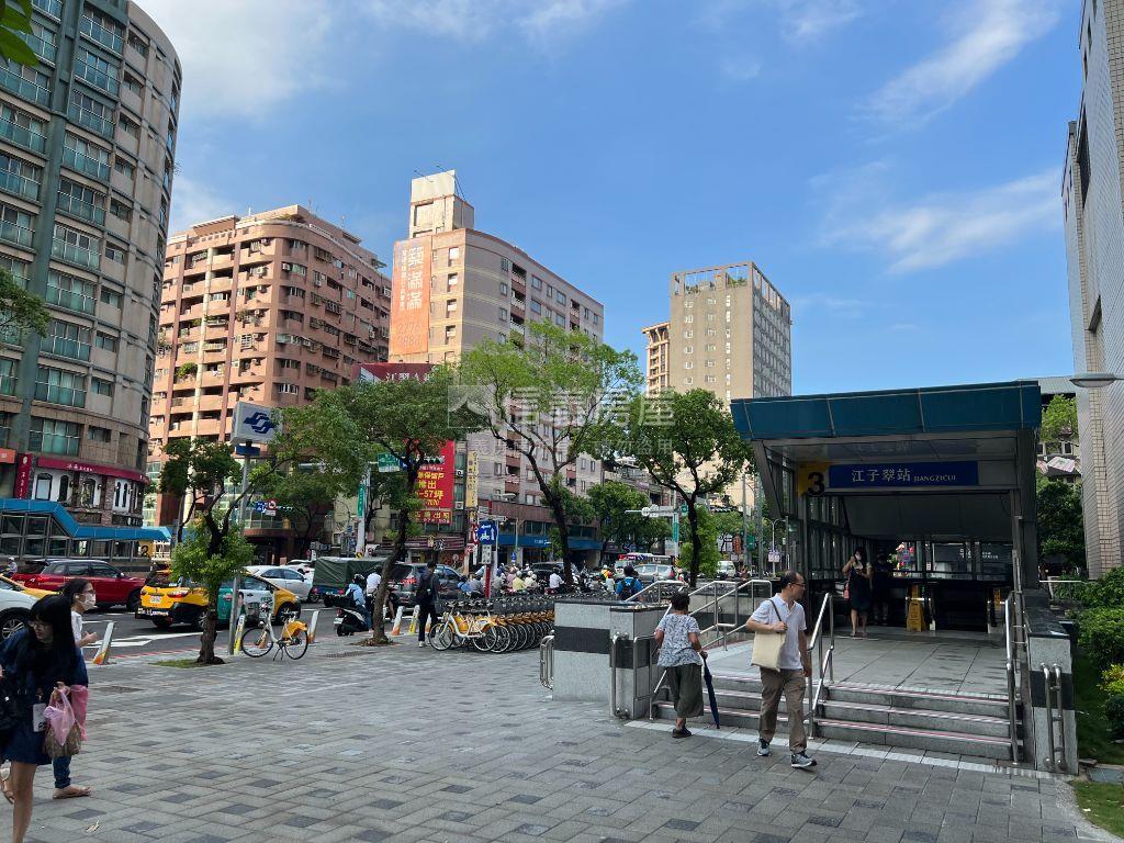 文化翡格邊間挑高捷運宅房屋室內格局與周邊環境