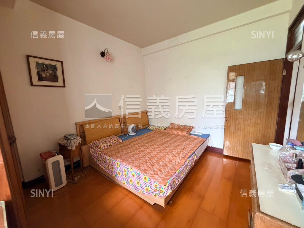 中正路前庭後院透天房屋室內格局與周邊環境