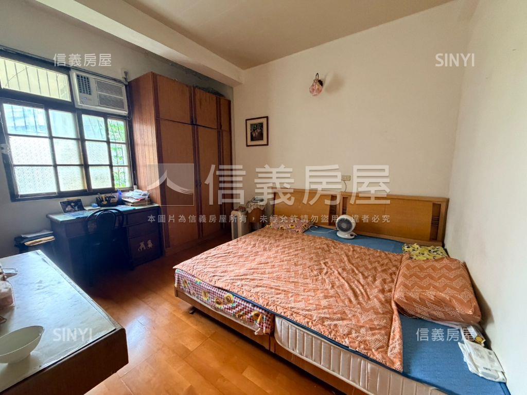 中正路前庭後院透天房屋室內格局與周邊環境