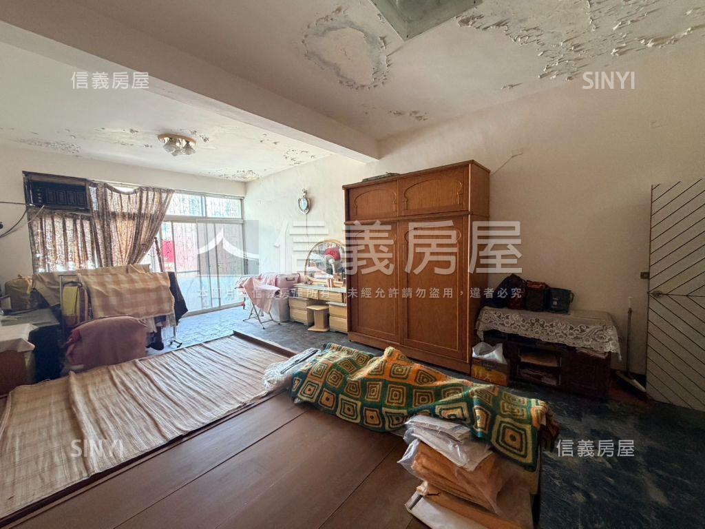 中正路前庭後院透天房屋室內格局與周邊環境