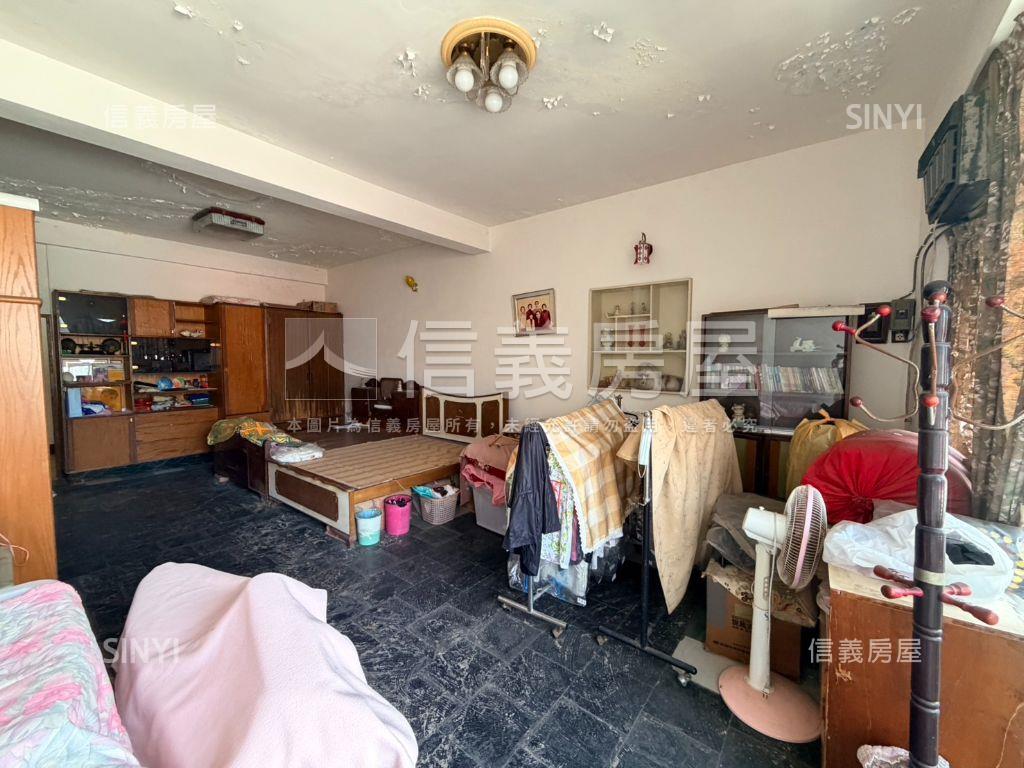 中正路前庭後院透天房屋室內格局與周邊環境