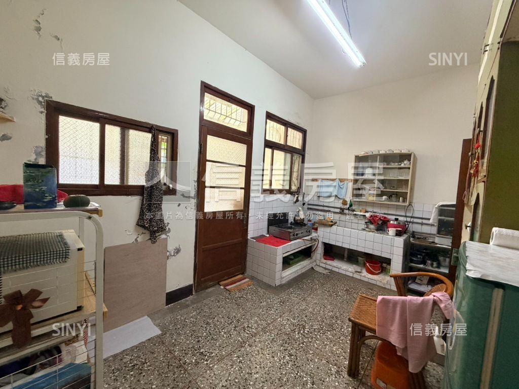 中正路前庭後院透天房屋室內格局與周邊環境