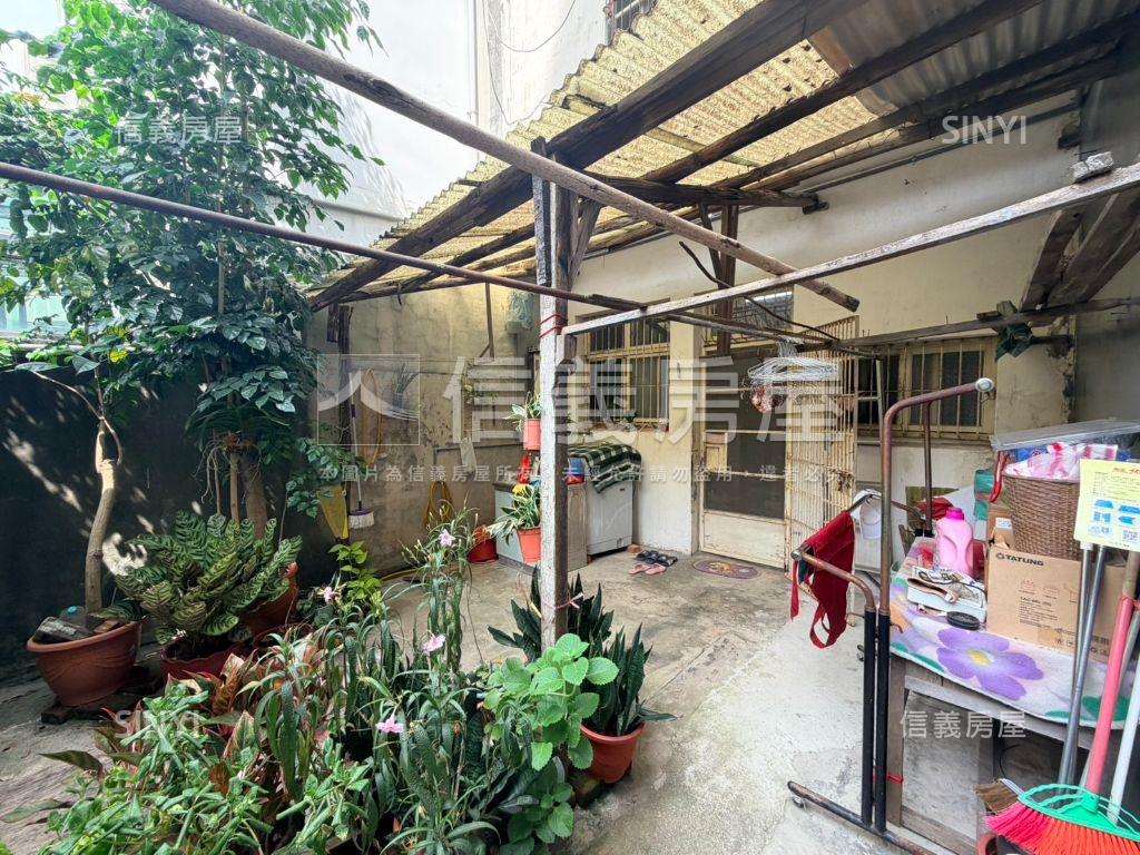 中正路前庭後院透天房屋室內格局與周邊環境