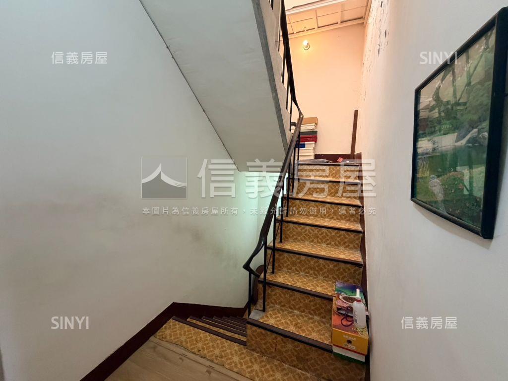 中正路前庭後院透天房屋室內格局與周邊環境