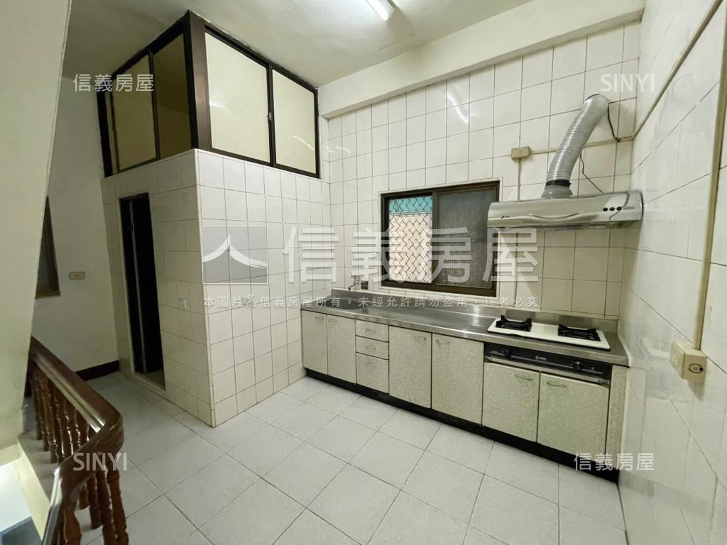 四維三路邊間美透店房屋室內格局與周邊環境