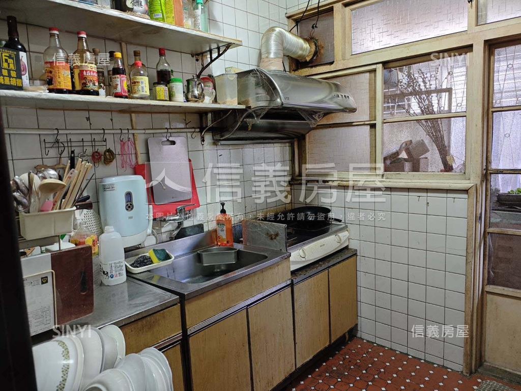 忠順邊間方正使用大公寓房屋室內格局與周邊環境