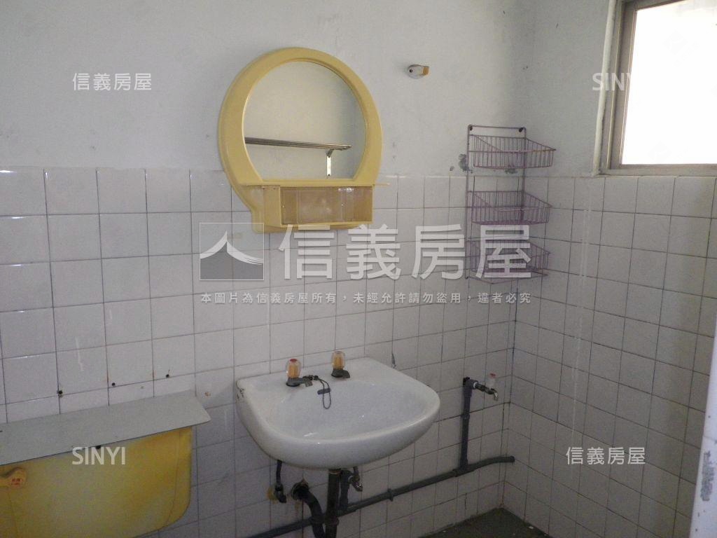 仁武澄合街上大地坪透天房屋室內格局與周邊環境