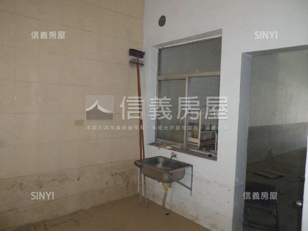 仁武澄合街上大地坪透天房屋室內格局與周邊環境