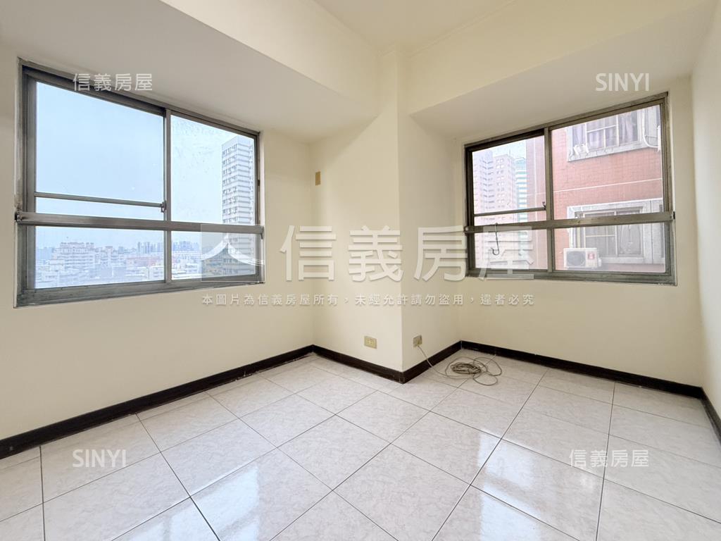 捷運宅！高樓邊間視野讚！房屋室內格局與周邊環境