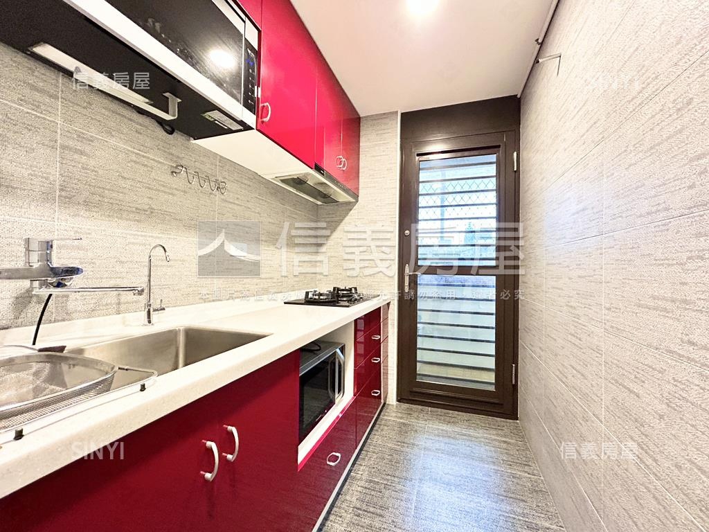 成功國宅絕美歐風房屋室內格局與周邊環境