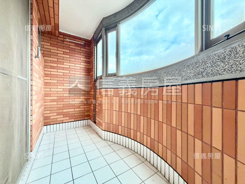 鉅虹臻品！大四房平車房屋室內格局與周邊環境