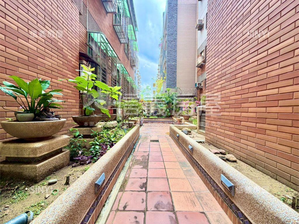 鉅虹臻品！大四房平車房屋室內格局與周邊環境