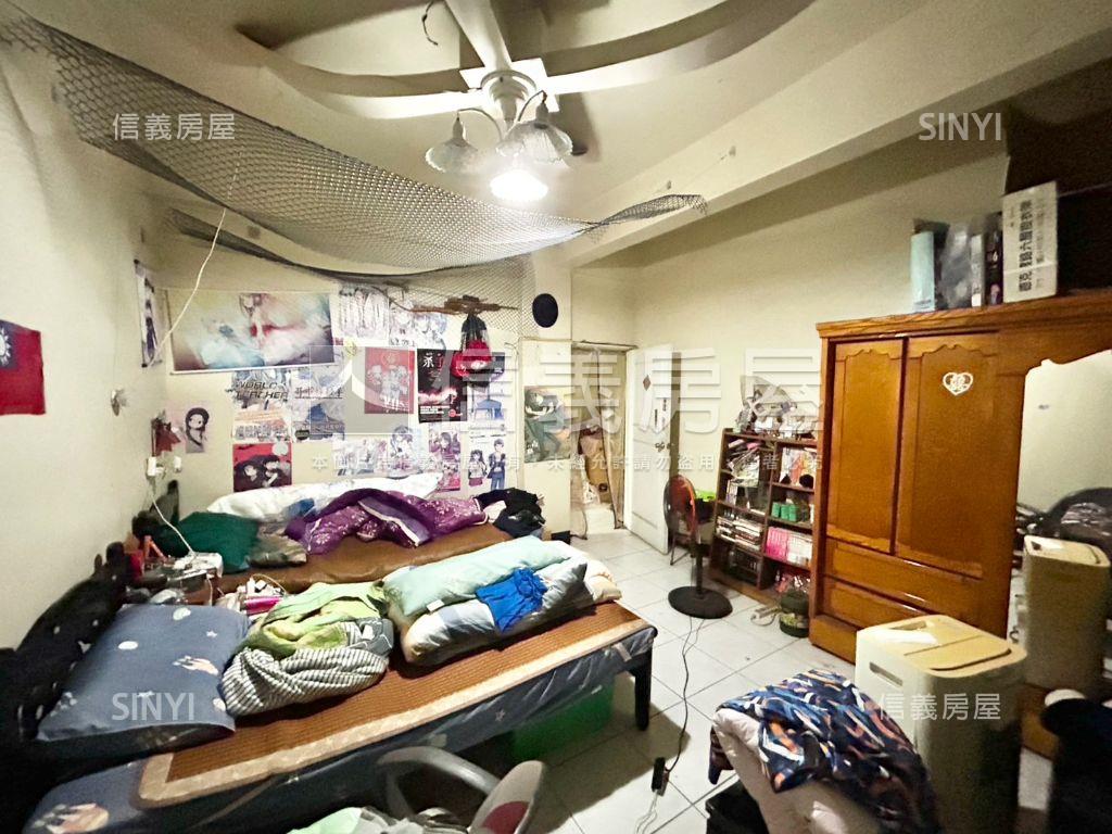 吉售龍岡室內車庫透天房屋室內格局與周邊環境