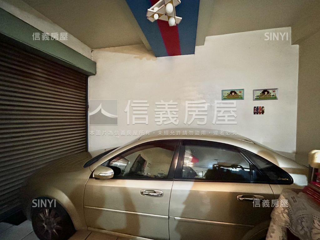 吉售龍岡室內車庫透天房屋室內格局與周邊環境