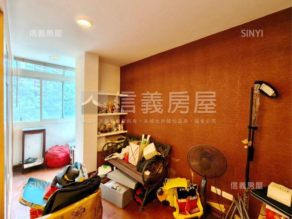 【ＶＲ】綠意景觀邊間三樓房屋室內格局與周邊環境