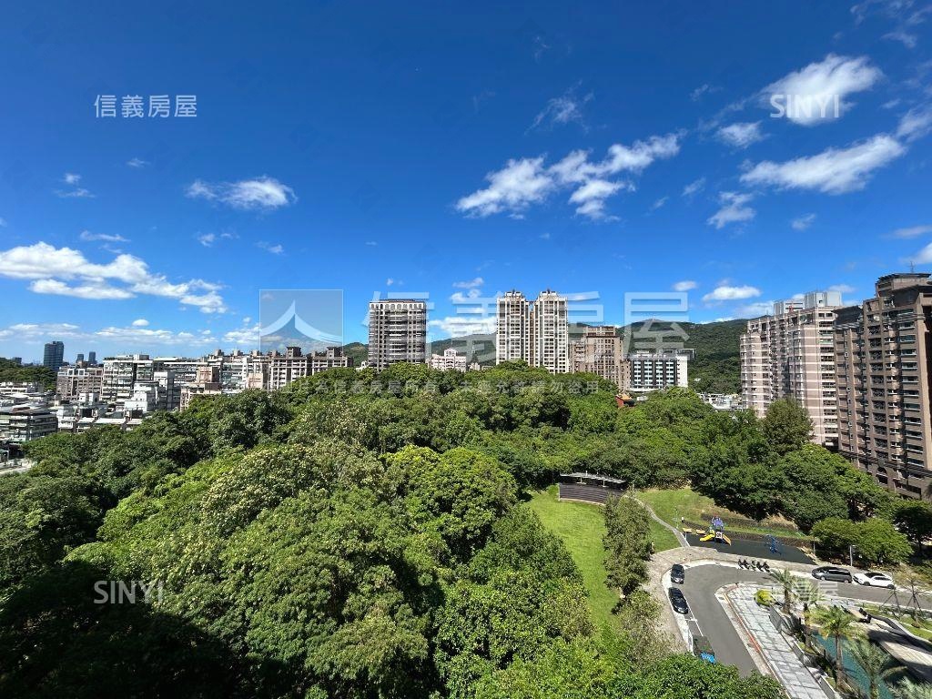 榮耀典藏景觀２房車位房屋室內格局與周邊環境