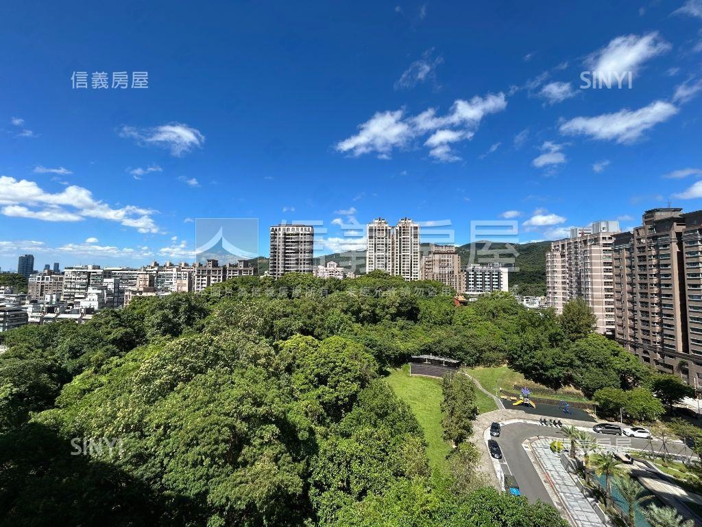 榮耀典藏景觀２房車位房屋室內格局與周邊環境