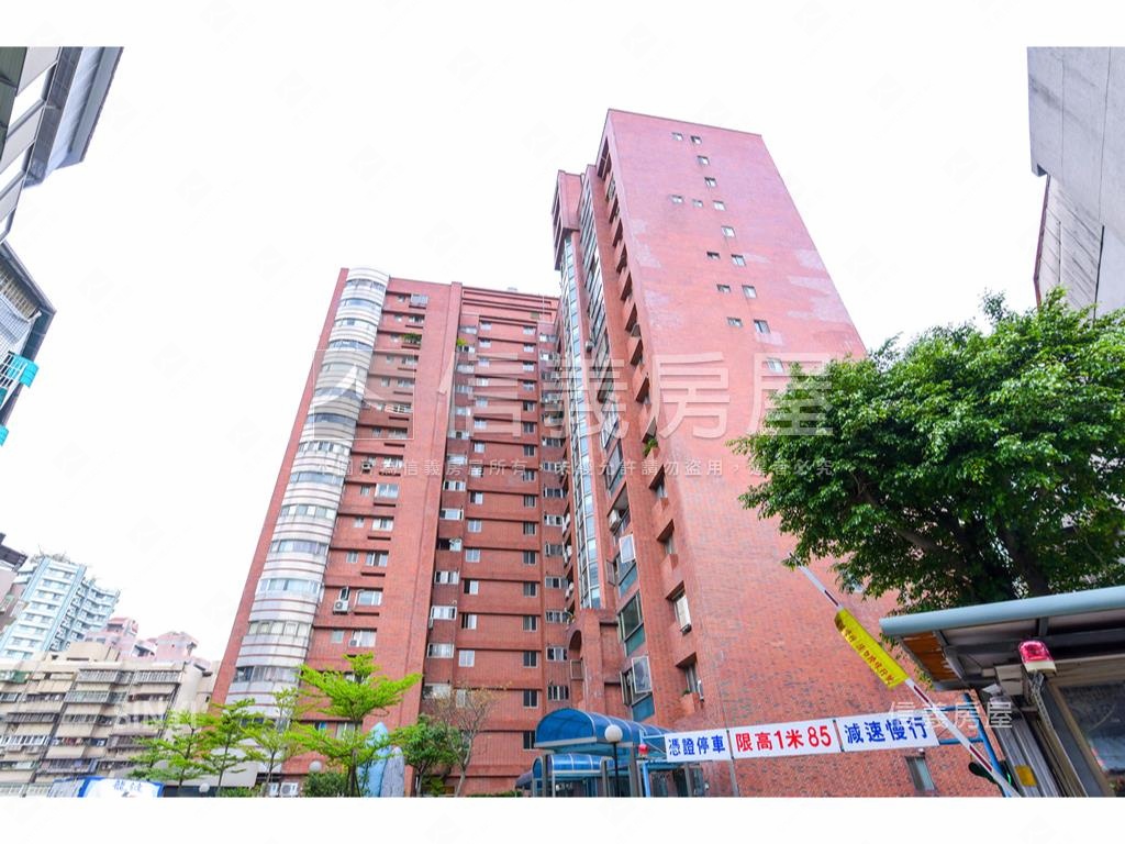 信義太陽磁場店面辦公房屋室內格局與周邊環境