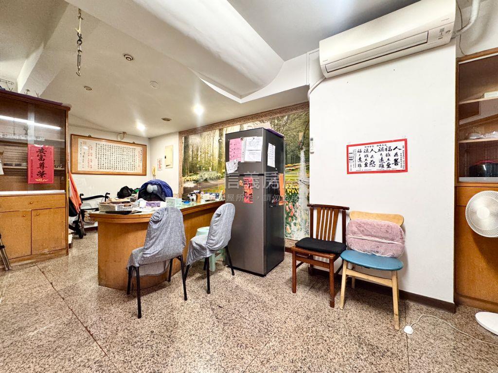民族一路黃金店面房屋室內格局與周邊環境