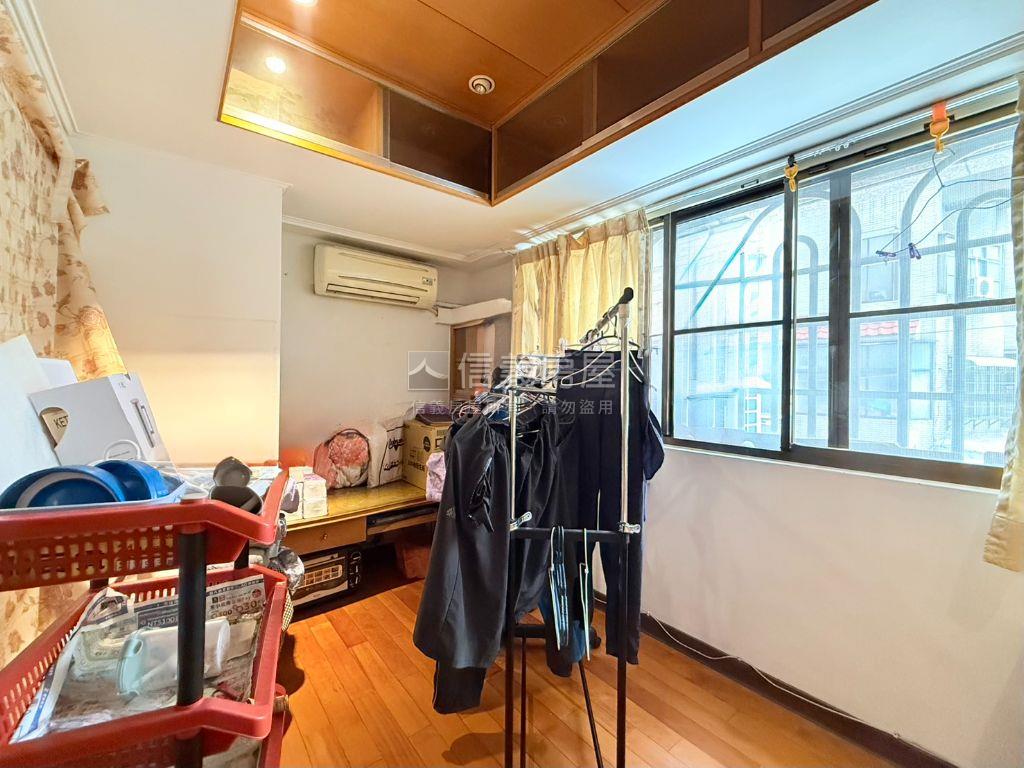 民族一路黃金店面房屋室內格局與周邊環境
