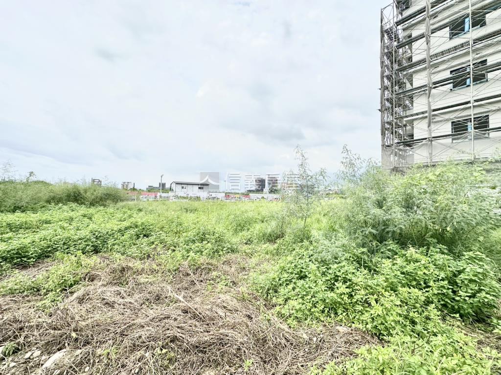 單元四約７米面寬土地房屋室內格局與周邊環境