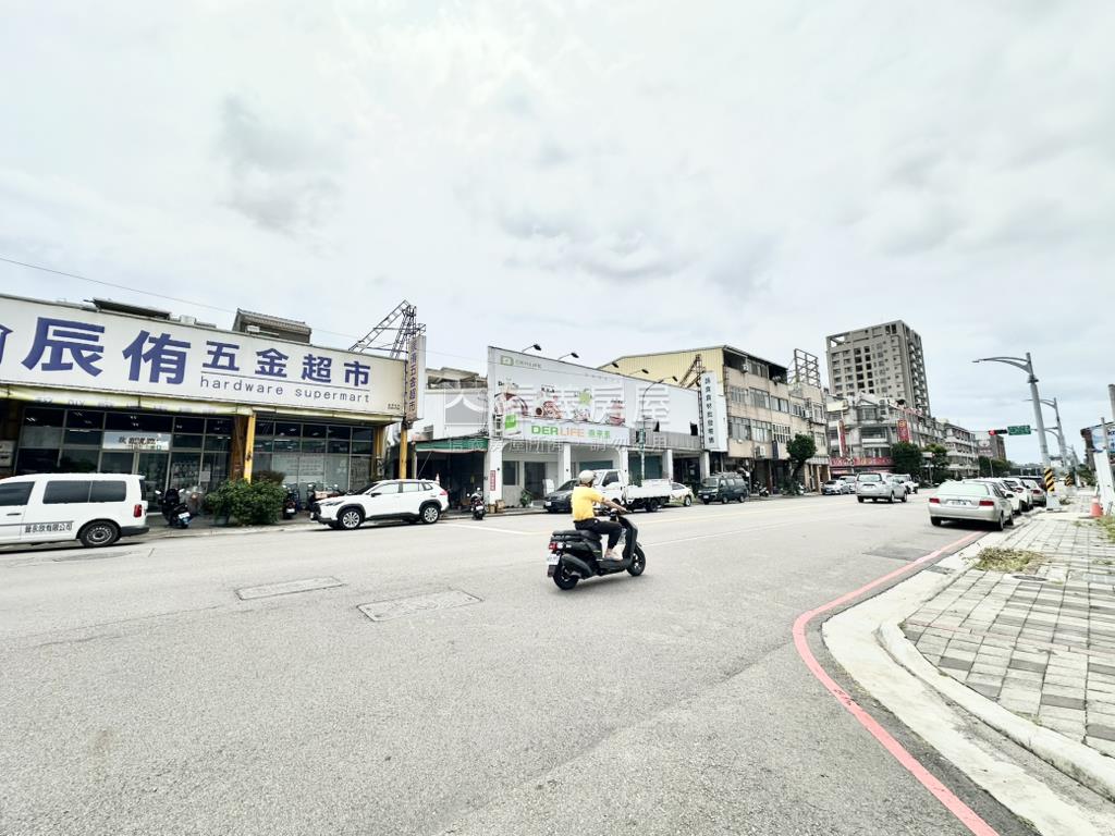 單元四約７米面寬土地房屋室內格局與周邊環境
