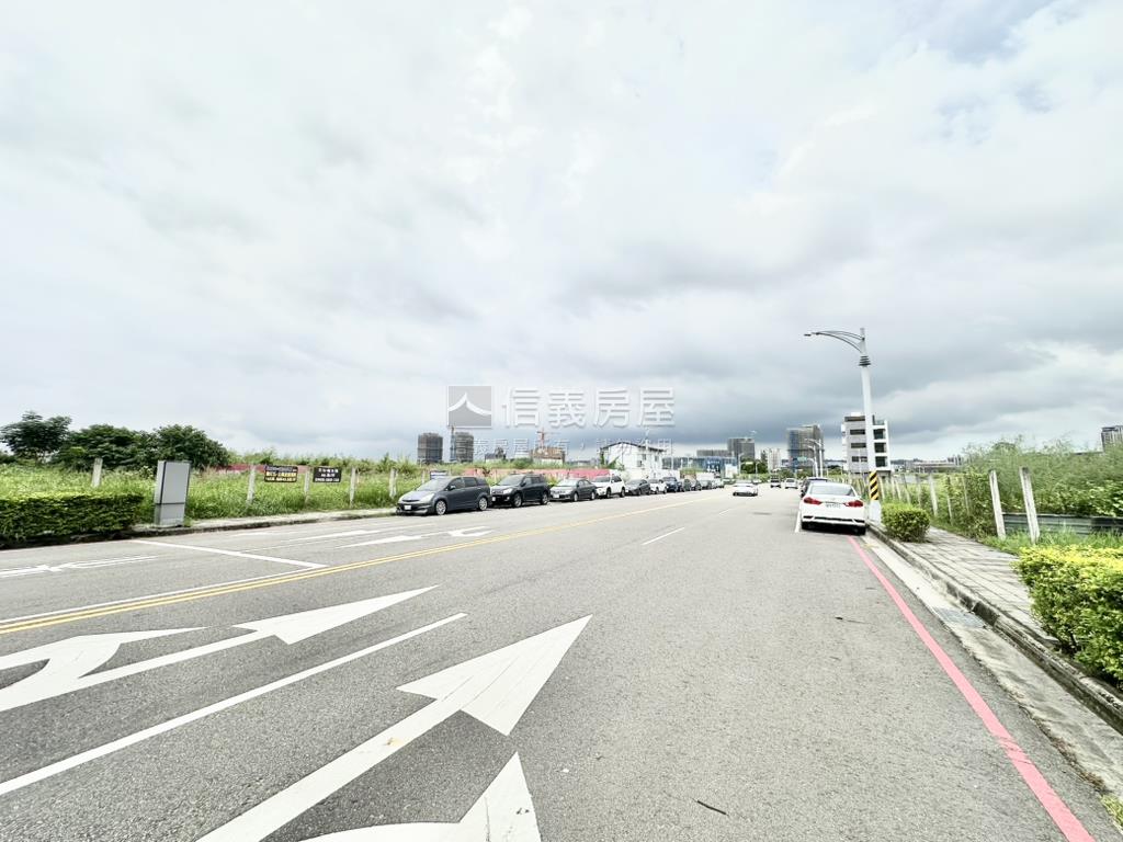 單元四約７米面寬土地房屋室內格局與周邊環境