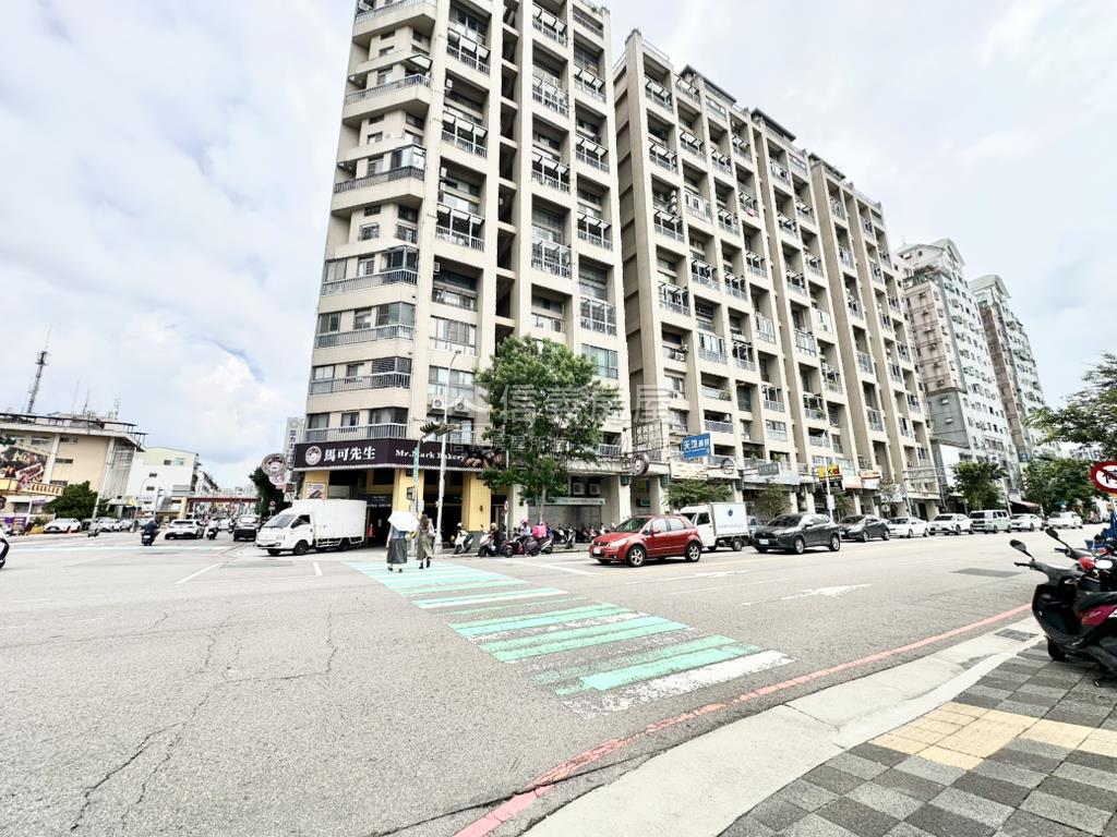 單元四約７米面寬土地房屋室內格局與周邊環境