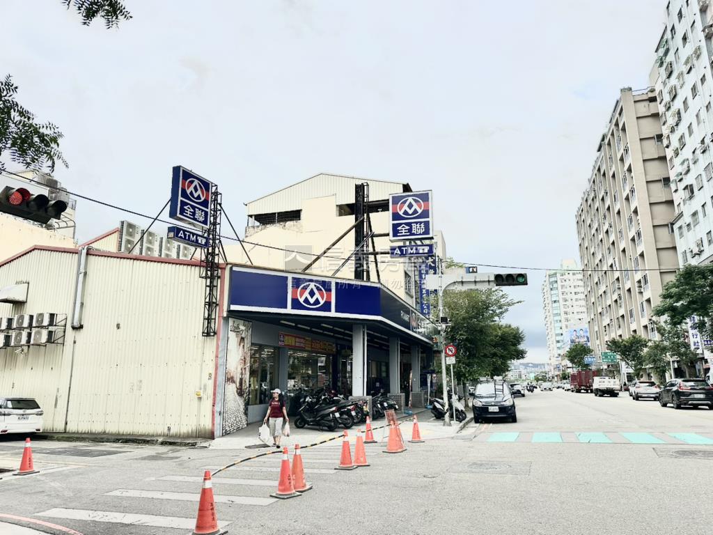 單元四約７米面寬土地房屋室內格局與周邊環境