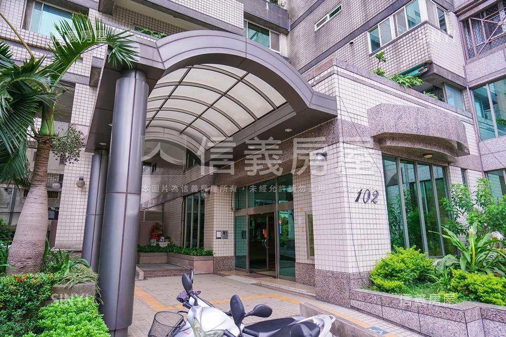 世紀傳家社區外觀及周邊環境