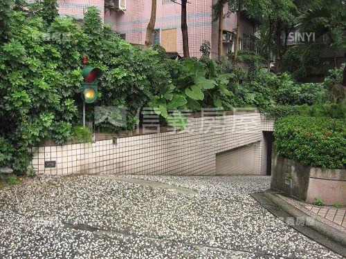 世紀傳家社區外觀及周邊環境