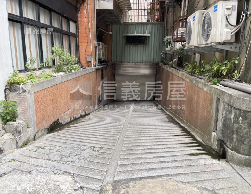 凡爾賽社區外觀及周邊環境