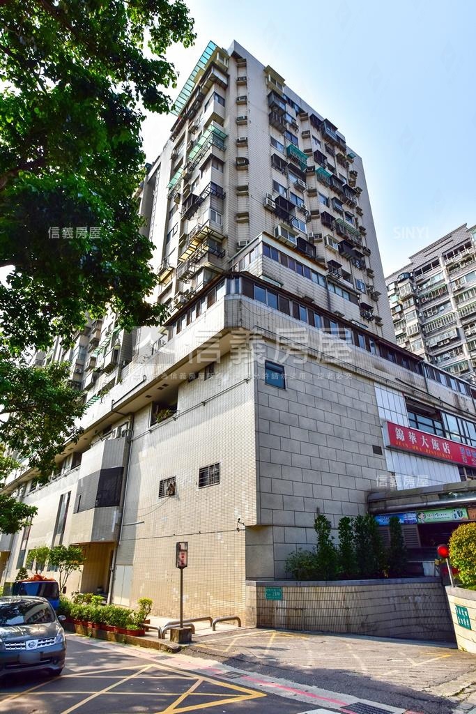 四季芳庭社區外觀及周邊環境