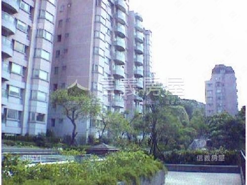 奇岩傑仕堡社區外觀及周邊環境
