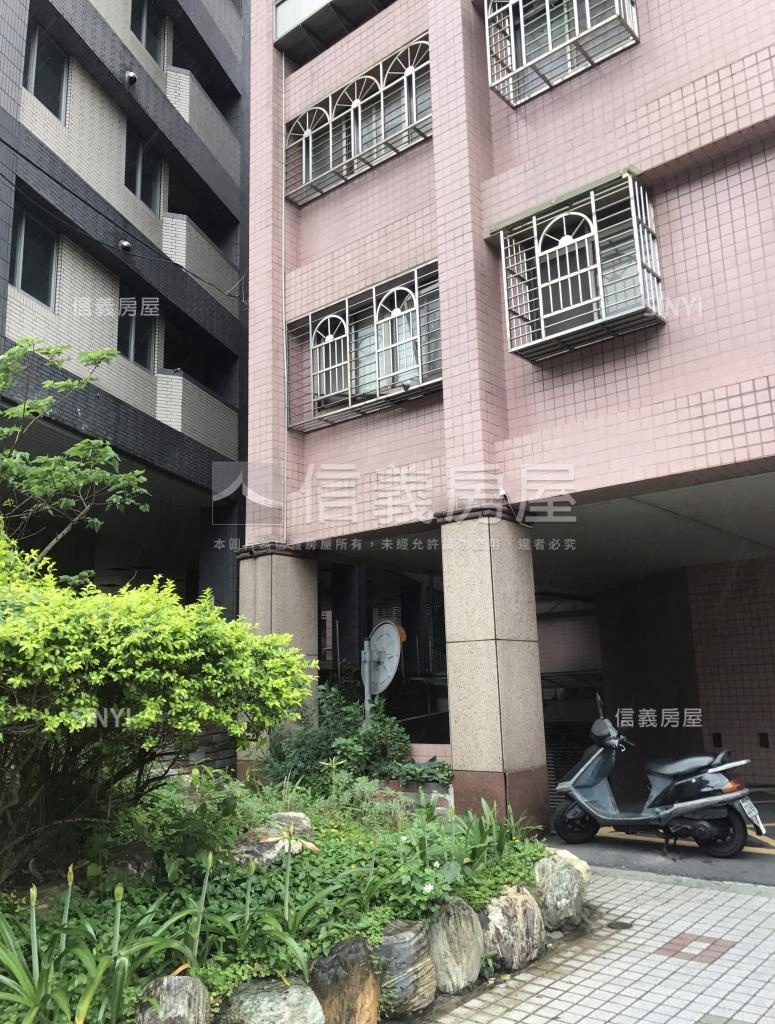 成功勳章社區外觀及周邊環境