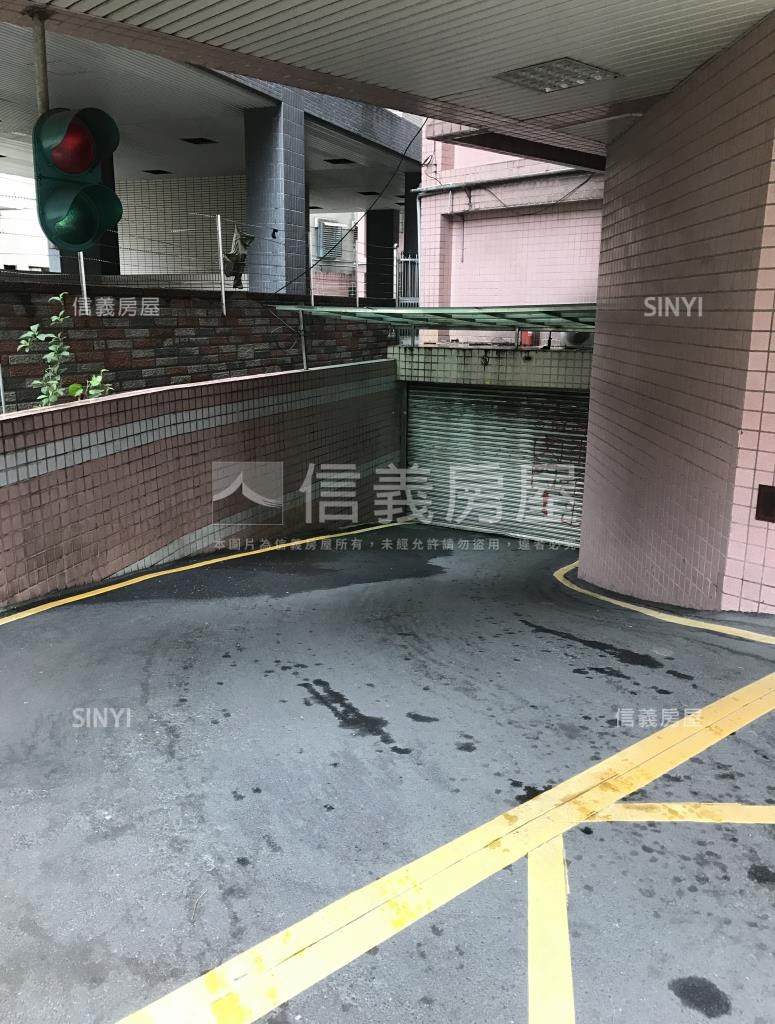 成功勳章社區外觀及周邊環境