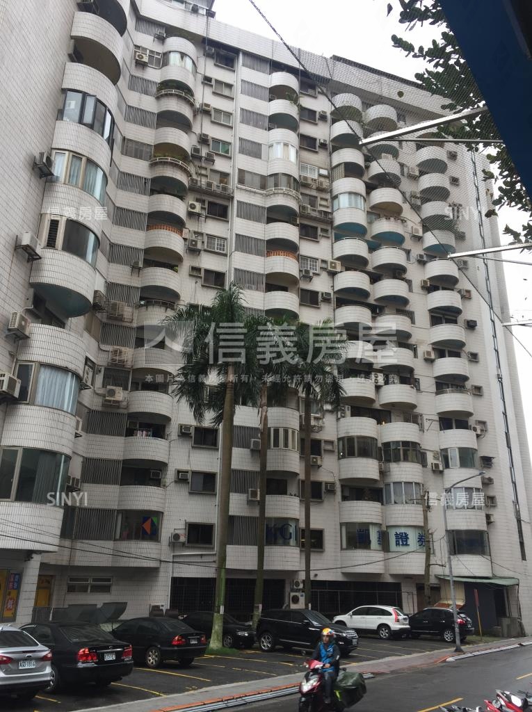 國家大樓社區外觀及周邊環境