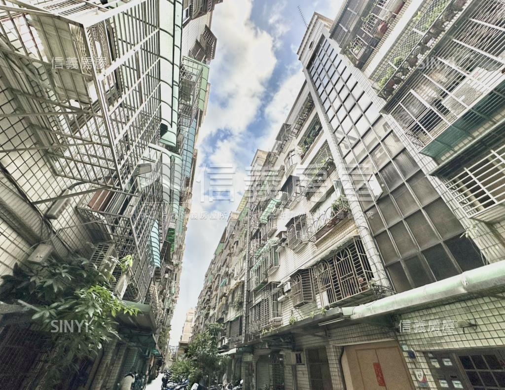 佳昌冠天下社區外觀及周邊環境