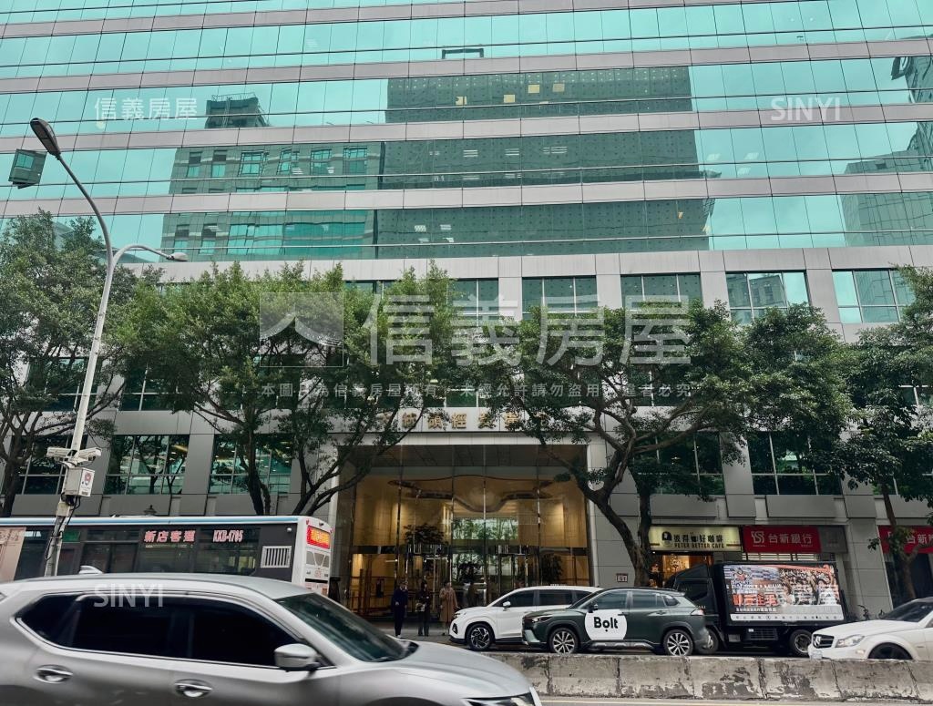 大統領經貿廣場社區外觀及周邊環境