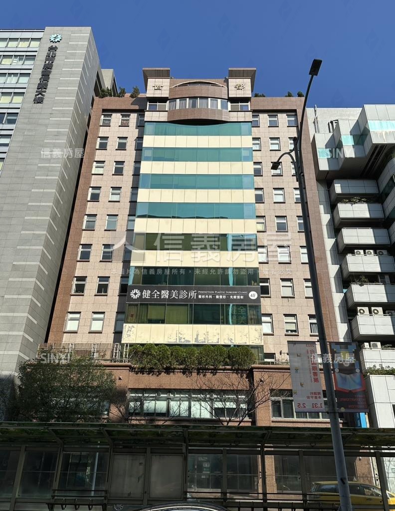 世都大樓社區外觀及周邊環境