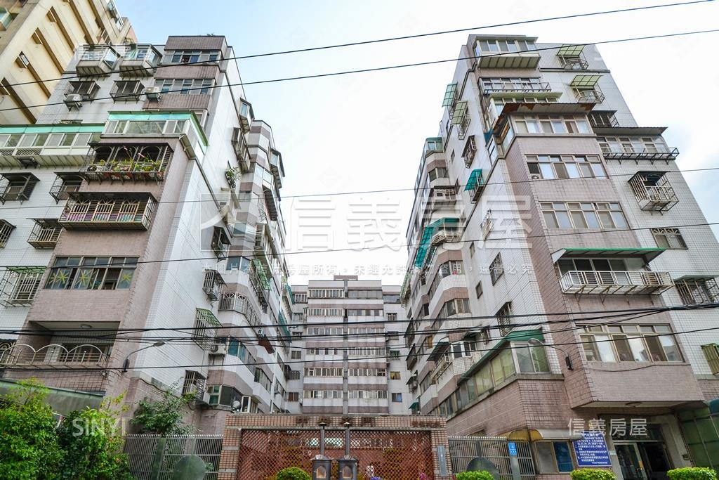 中央名門社區外觀及周邊環境