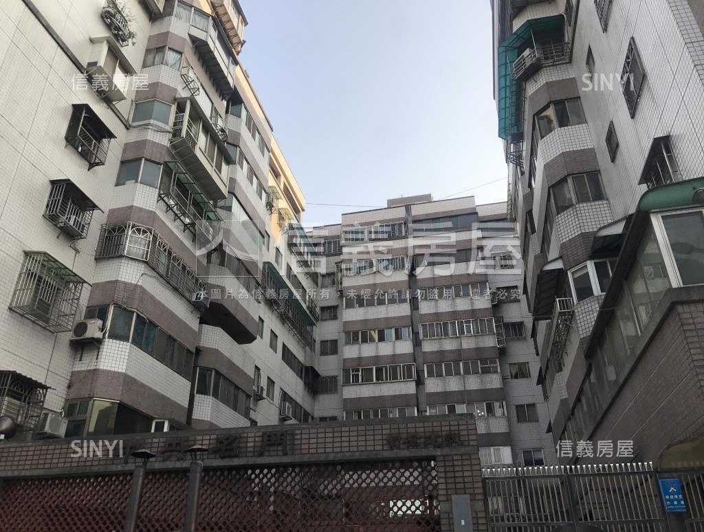 中央名門社區外觀及周邊環境