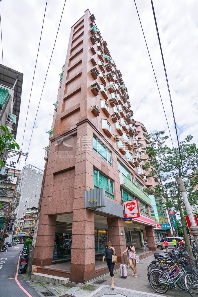 捷運皇家社區外觀及周邊環境