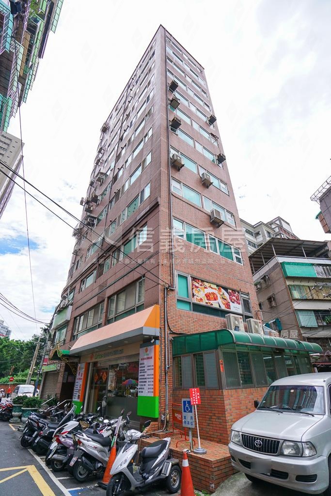 捷運皇家社區外觀及周邊環境