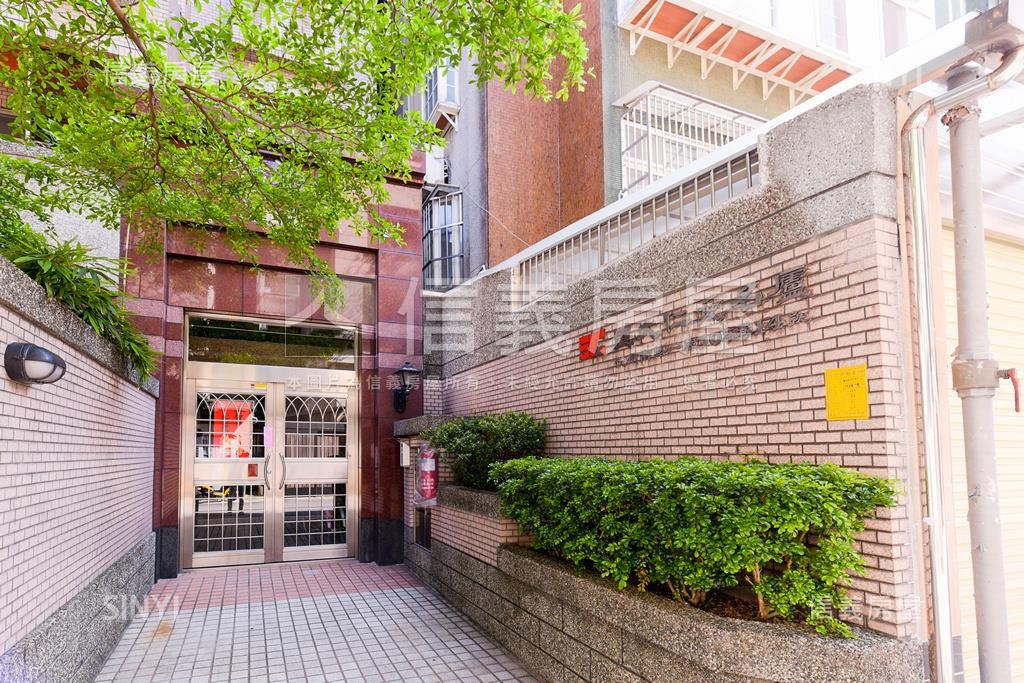 仁愛名廬社區外觀及周邊環境