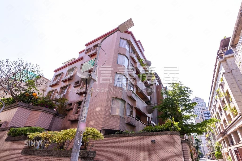 仁愛名廬社區外觀及周邊環境